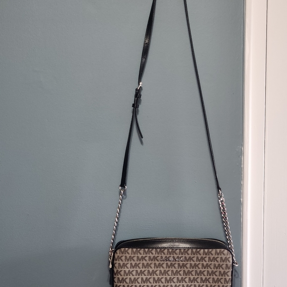 Michael Kors, crossbody. - Picture 4 of 6